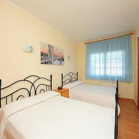 4 Bedrooms With Private Pool Terrace And Wifi At *